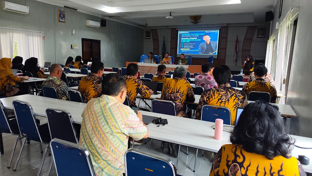 Guru Adaptif Kunci Pendidikan Berkualitas: SMAN 2 Playen Mengadakan In House Training